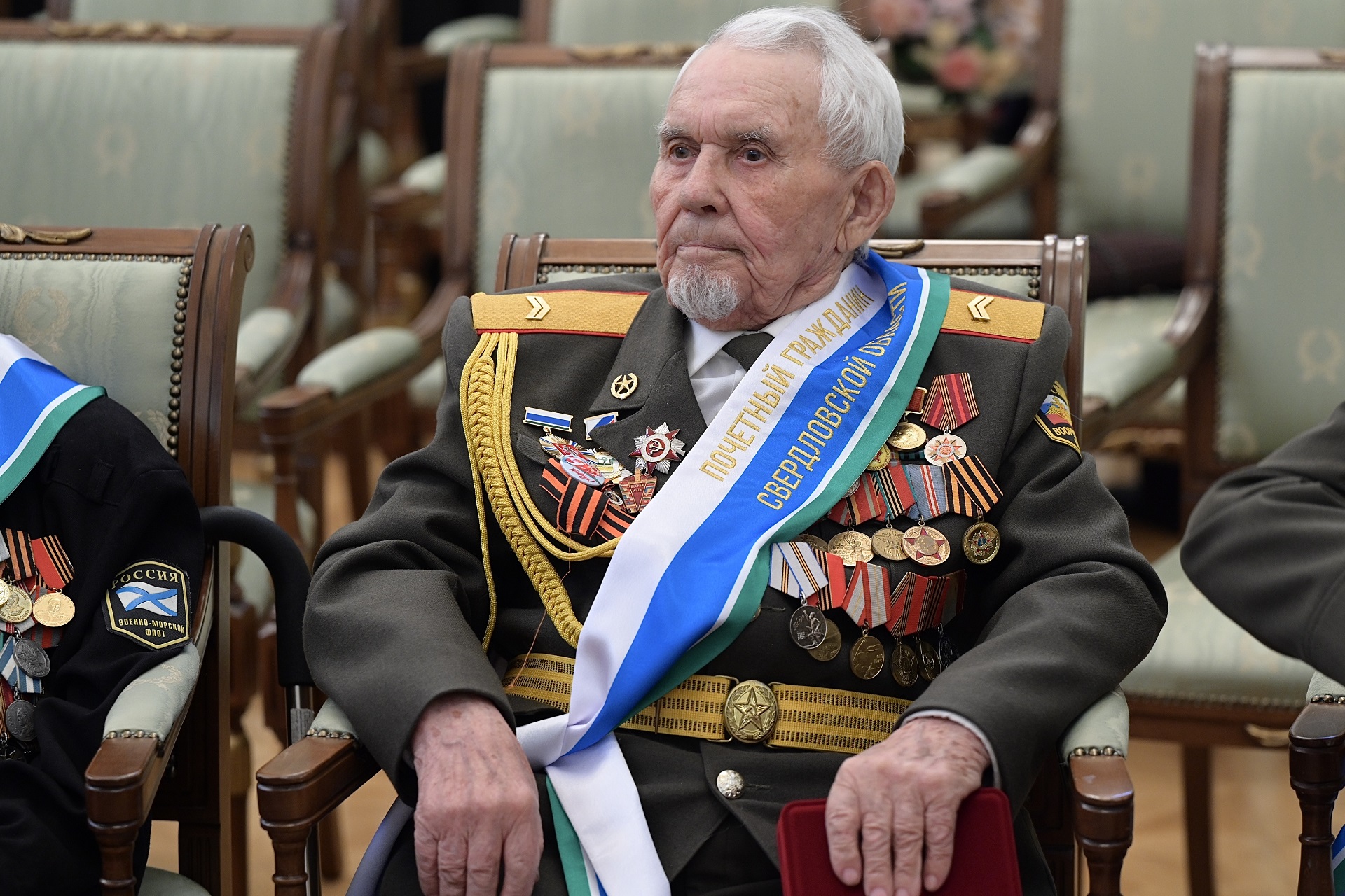 Медики Екатеринбурга укрепили здоровье фронтовика, Почётного гражданина Свердловской области, в преддверии его векового юбилея