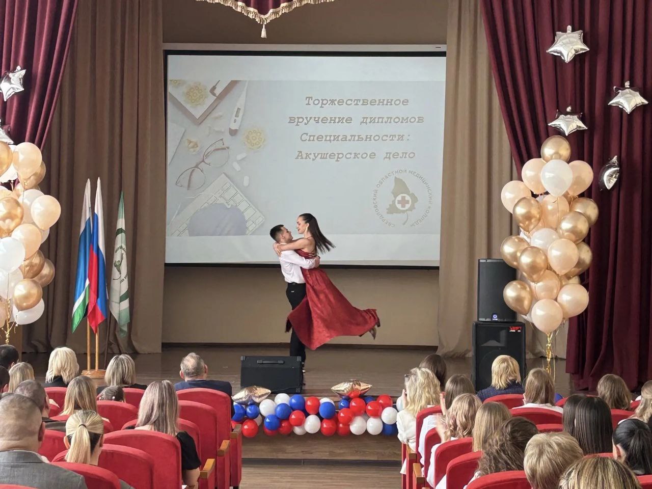 «У акушерки весь мир на руках»: юная выпускница Свердловского областного медицинского колледжа рассказала о своей профессии