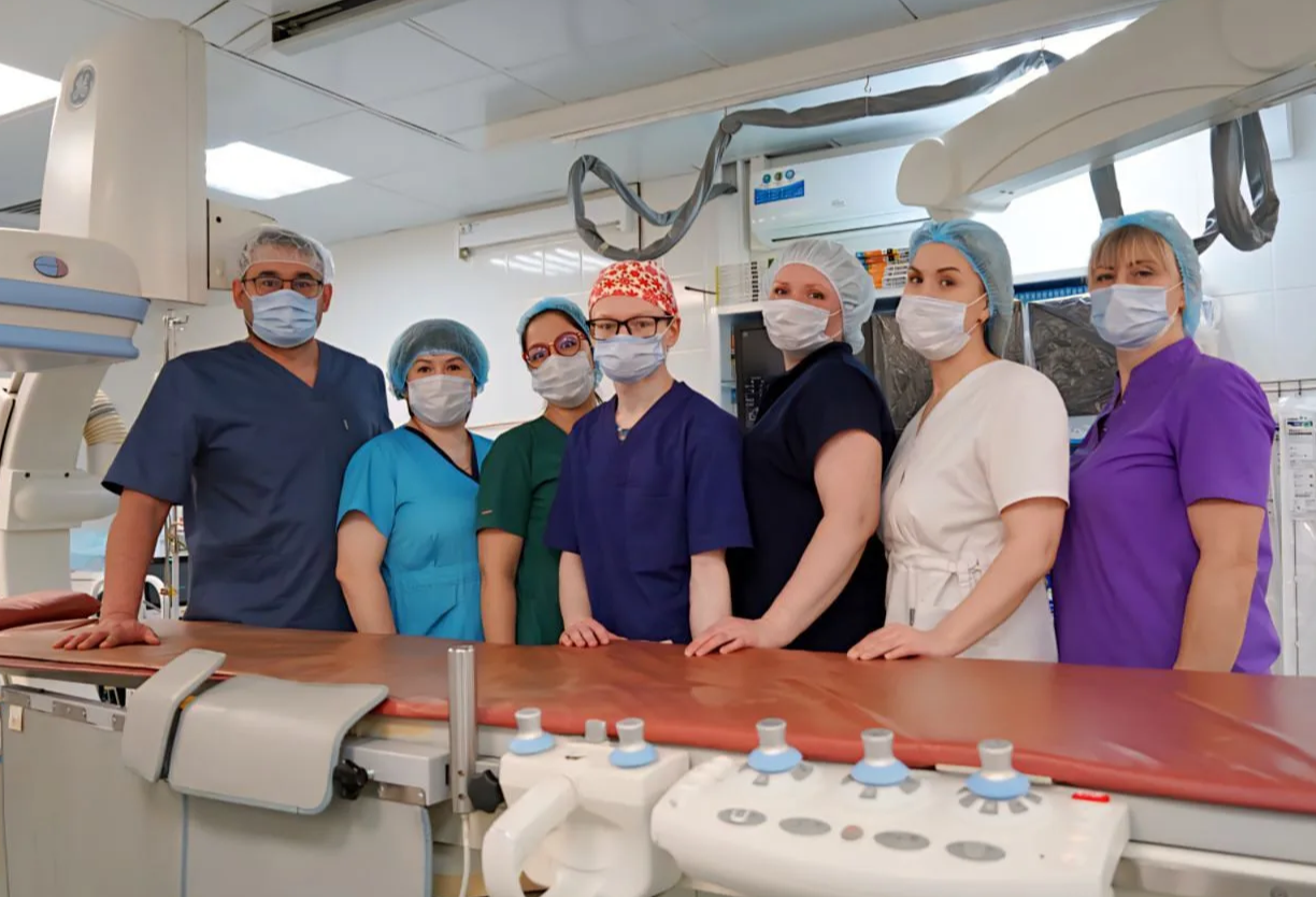 Врачи в Серове остановили смертельное кровотечение в двенадцатиперстной кишке пациента через прокол на руке