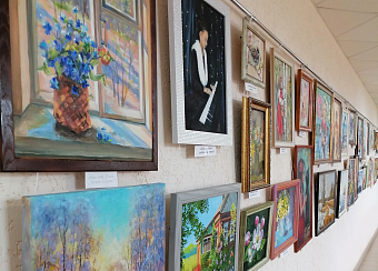 Забота о душевном здоровье: в Сухоложской больнице нашла свое место галерея врачебного творчества