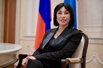 Татьяна Савинова поздравила представителей свердловского здравоохранения с Днём медицинского работника