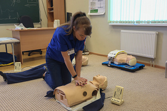 Около 3 тысяч свердловчан освоили навыки первой помощи с начала 2025 года благодаря специалистам Центра медицины катастроф