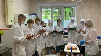 Выпускники первого медицинского класса Нижнего Тагила начали свой путь в профессию