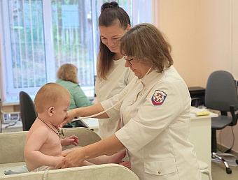 Врачи Областной детской клинической больницы в ходе выезда в Реж обследовали более 70 маленьких горожан с патологиями и рисками