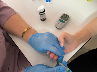 Первоуральские педиатры начали проводить детям из групп риска экспресс-анализ на холестерин во время профилактических осмотров