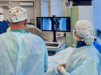 Врачи Свердловского госпиталя для ветеранов войн с помощью жидкого имплантата спасли бойца СВО от инвалидности