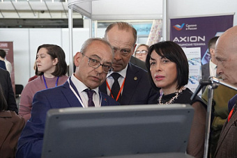 Татьяна Савинова открыла выставку-форум «Здравоохранение Урала»