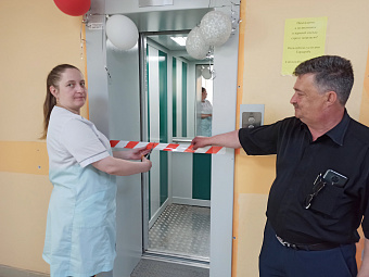 Для удобства пациентов в поликлинике №1 города Берёзовского после капремонта запустили все лифты